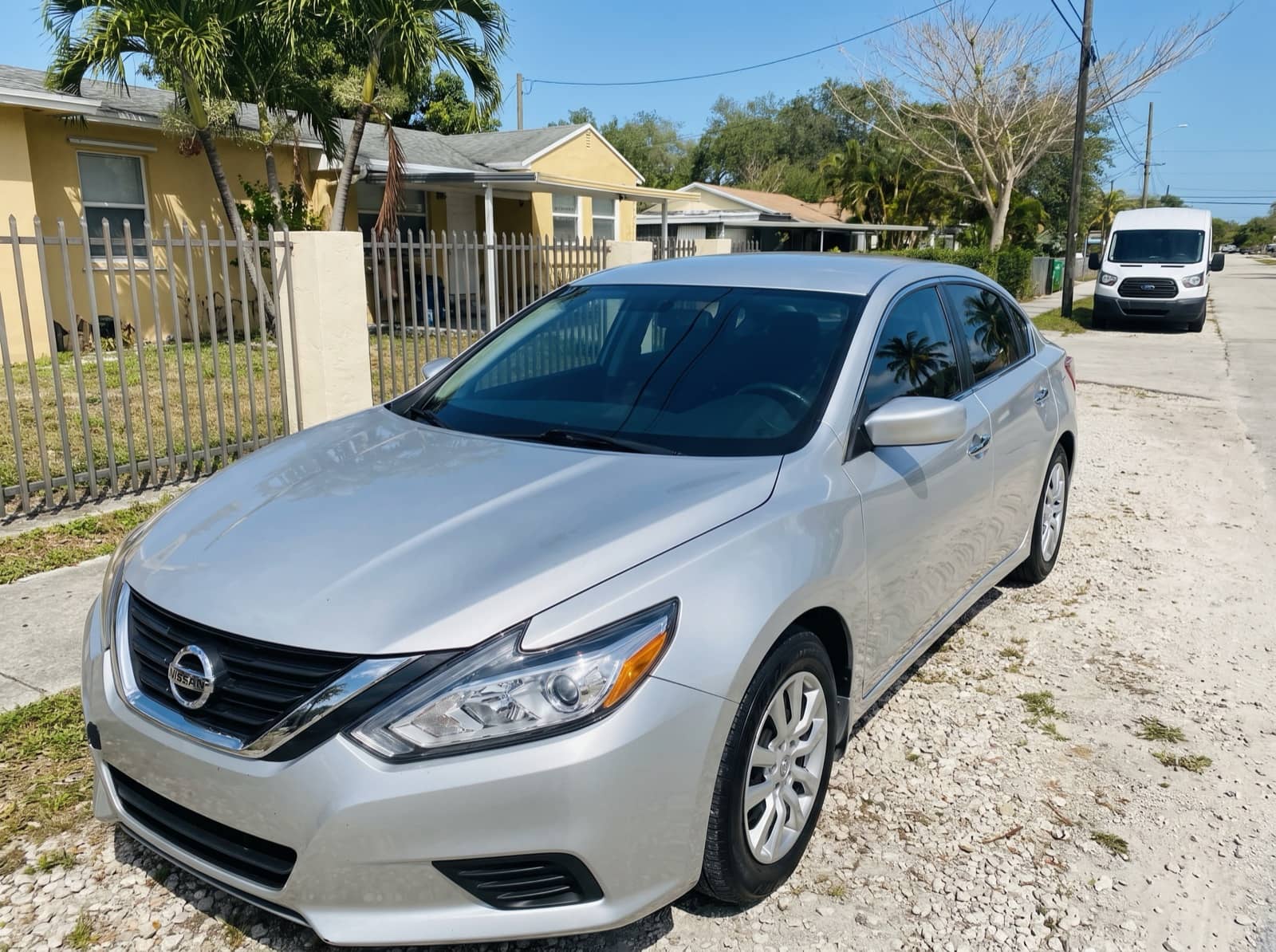 Completed mobile windshield replacement in Miami, FL