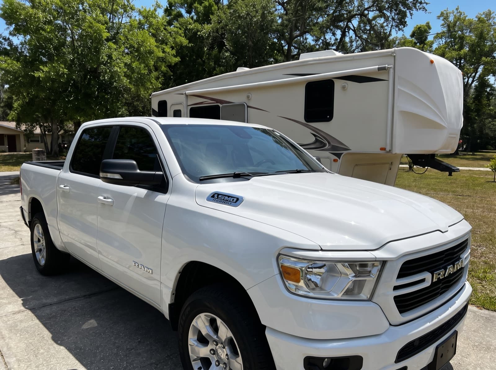 Mobile windshield replacement completed in Avon Park, Florida by Bang AutoGlass