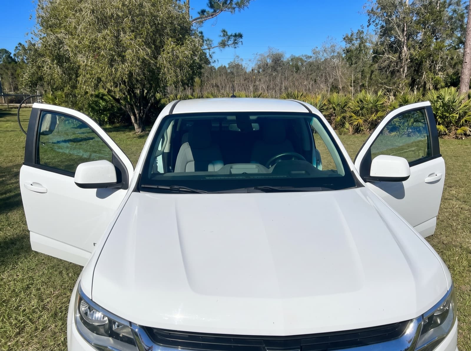 Mobile windshield replacement completed in Lake Wales, Florida by Bang AutoGlass