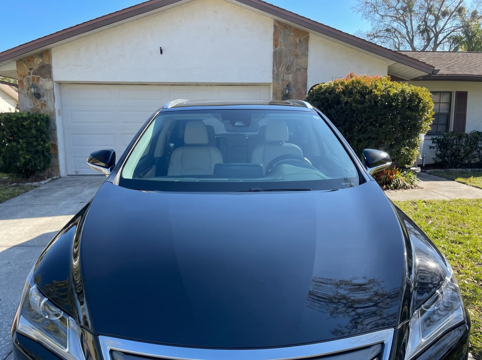 Mobile windshield replacement completed in Largo, Florida by Bang AutoGlass