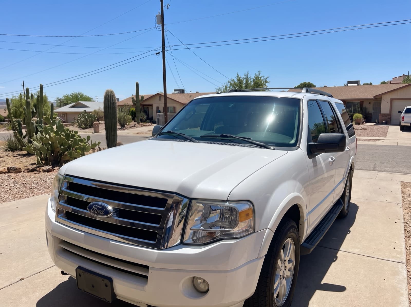 Completed mobile windshield replacement in Nogales, Arizona