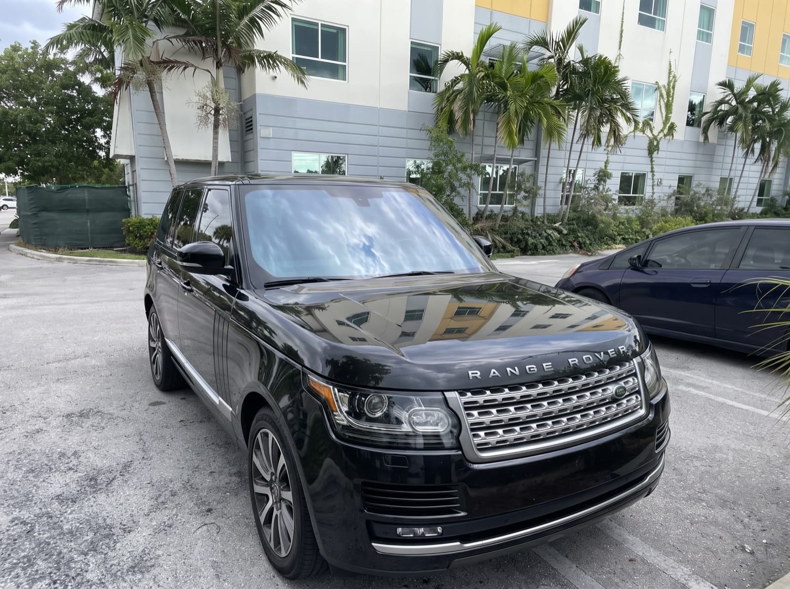 Mobile windshield replacement completed in North Miami, Florida by Bang AutoGlass