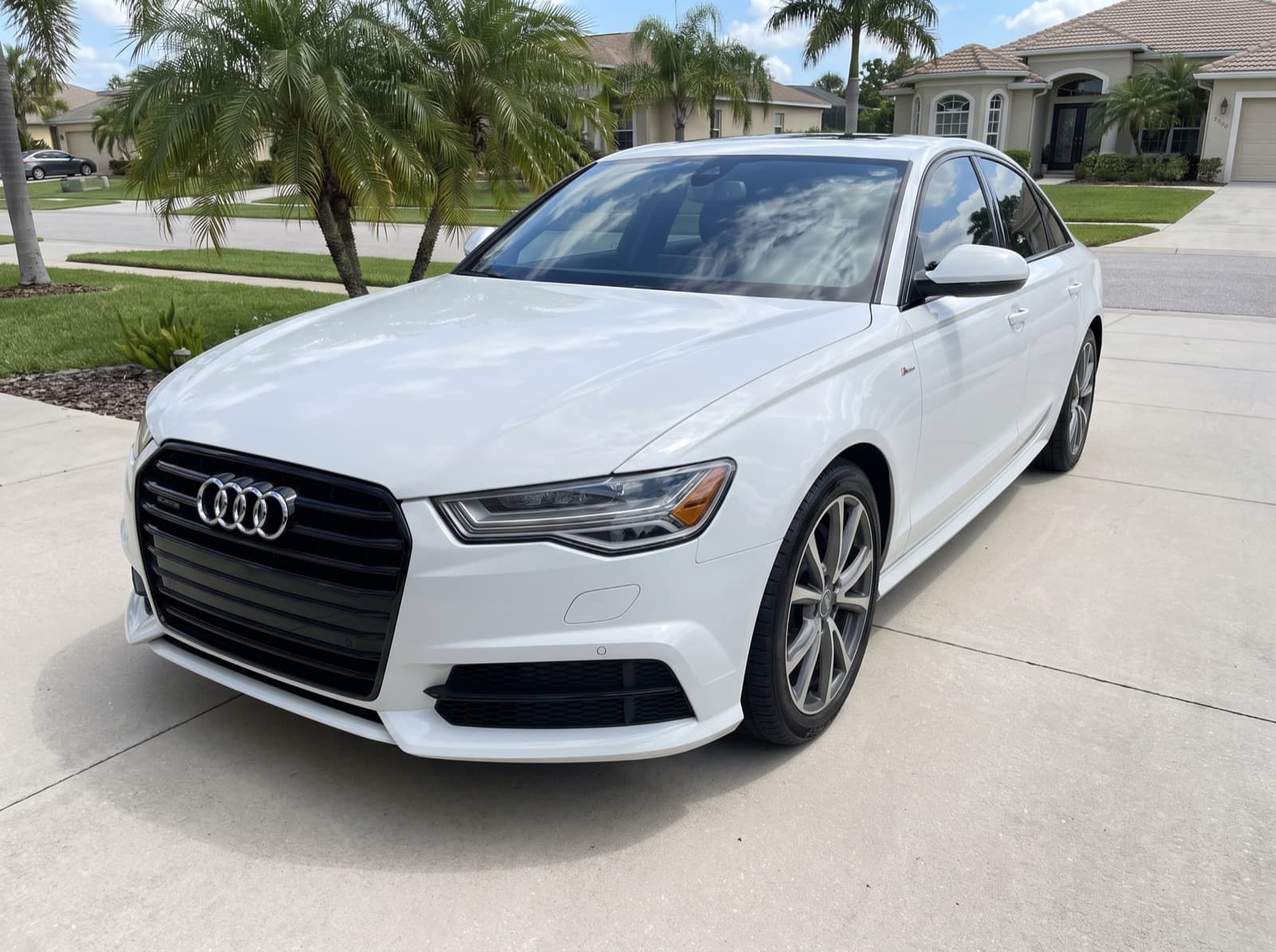 Mobile windshield replacement completed in Sarasota, Florida by Bang AutoGlass