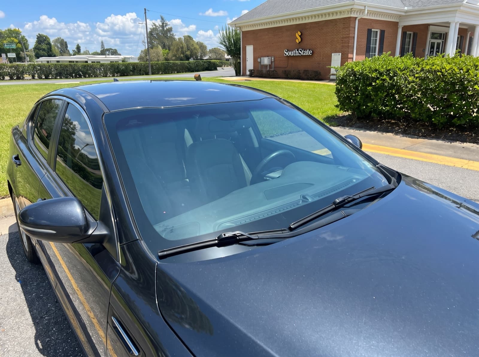 Mobile windshield replacement completed in Sebring, Florida by Bang AutoGlass