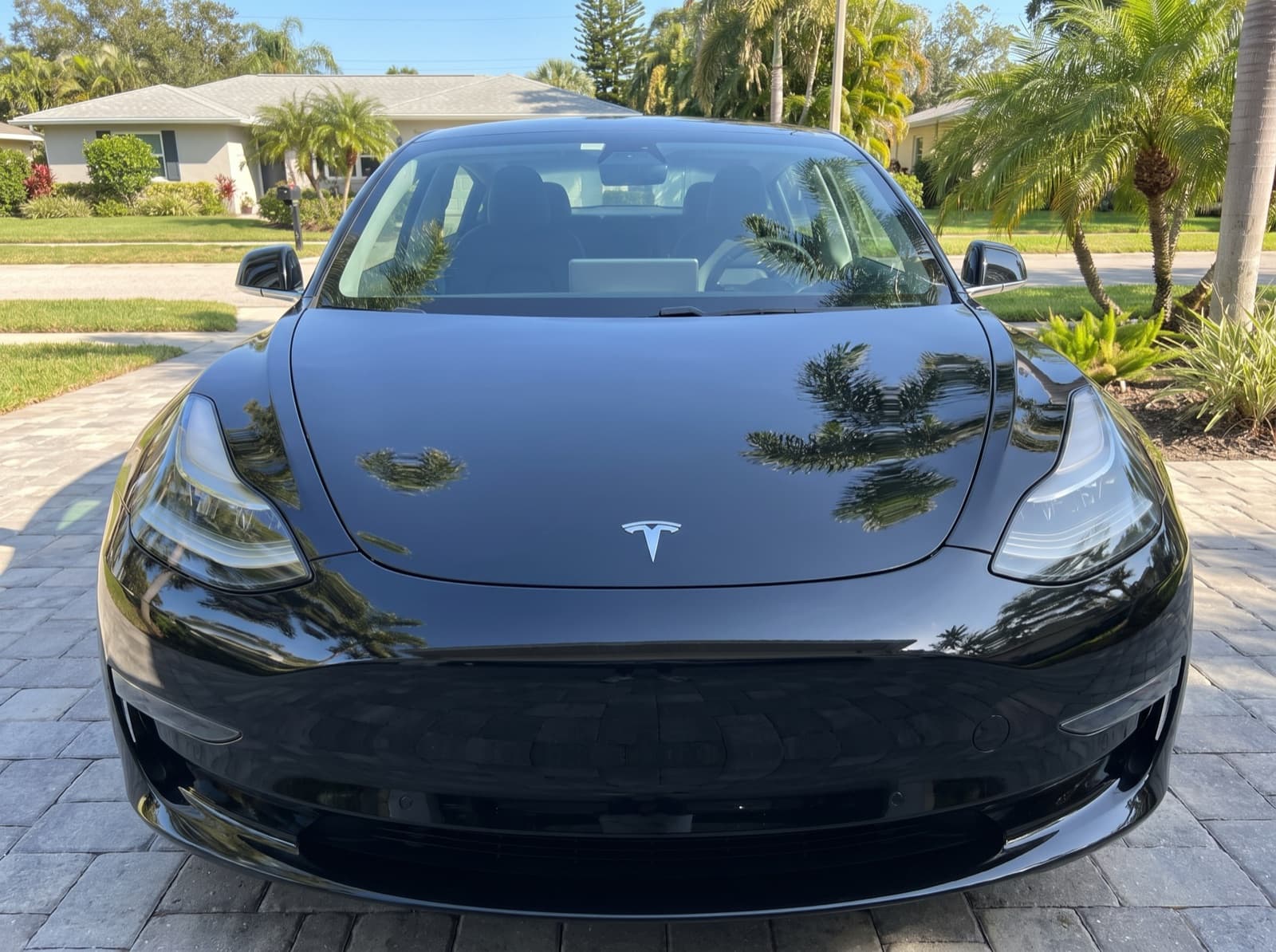 Mobile windshield replacement completed in St. Petersburg, Florida by Bang AutoGlass
