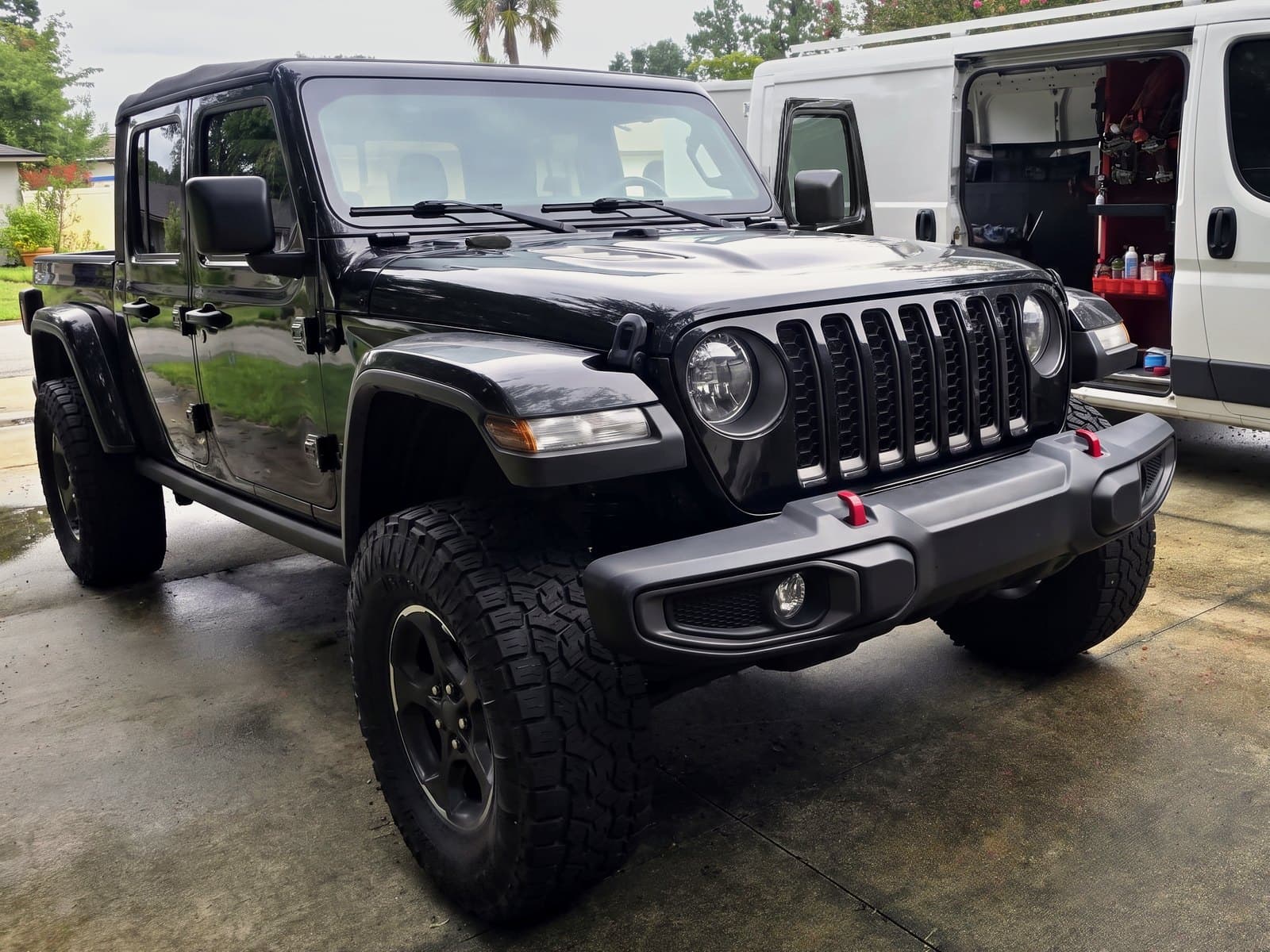 A vehicle after a Bang AutoGlass mobile glass job in Jacksonville, Florida