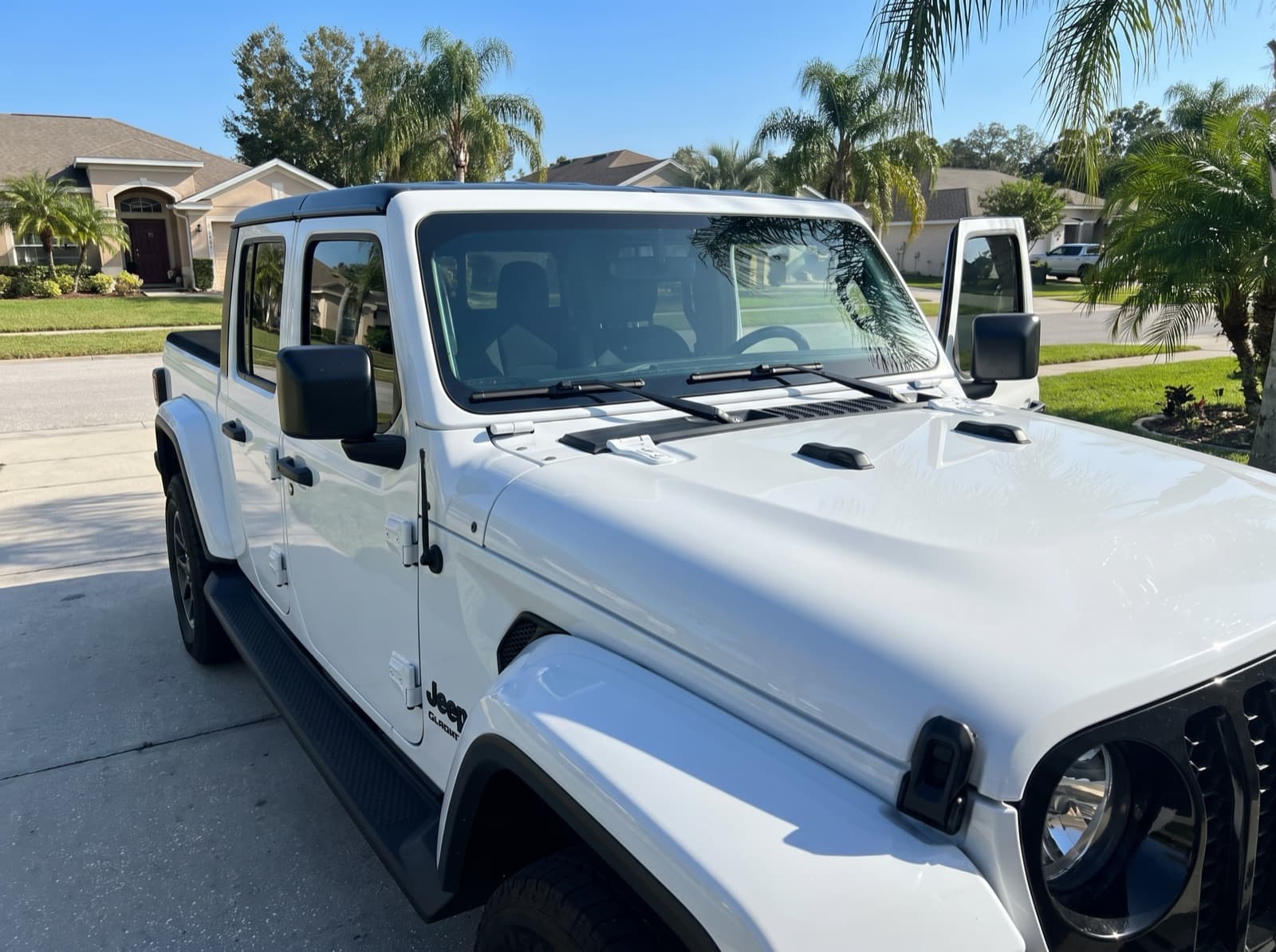 Mobile windshield replacement completed in Dade City, Florida by Bang AutoGlass