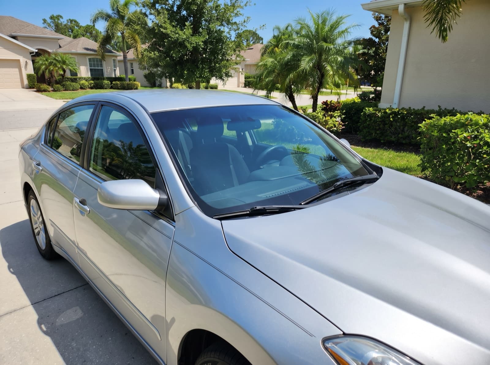 Mobile windshield replacement completed in Fort Myers, Florida by Bang AutoGlass